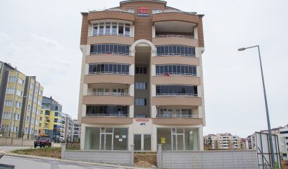 Menekşe Apartmanı
